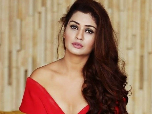 వెంకీమామతో రొమాన్స్..