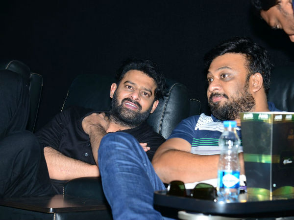ఏఎంబీలో ఫ్యాన్స్తో కలిసి
