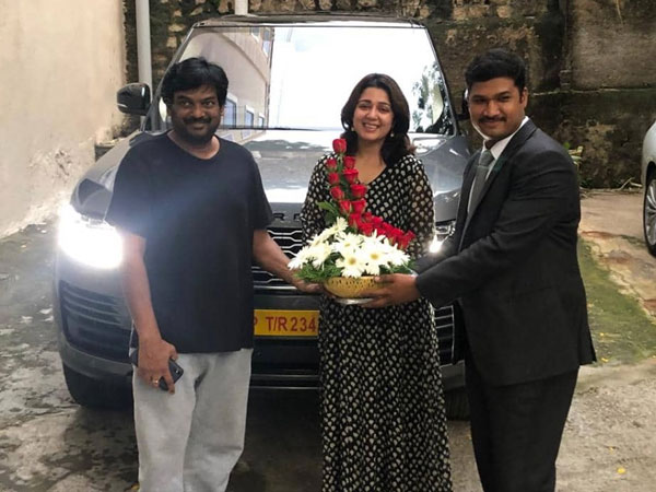 ఖరీదైన కార్లు ఇచ్చిపుచ్చుకున్న పూరి, ఛార్మి
