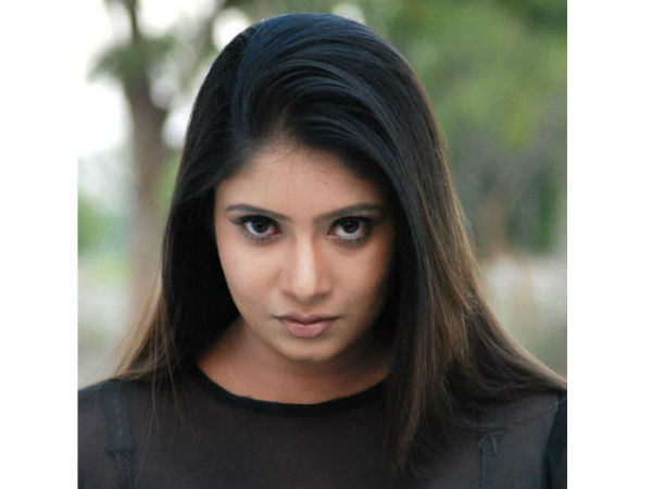 బాలయ్య కొడతారని భయపడ్డా, షూటింగ్ స్పాట్లో ఇద్దరి చెంప చెల్లుమనిపించా: సంఘవి