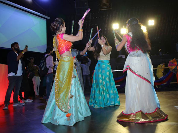 Dhanya Balakrishna played with Dandia with Tik tok artist Dhanya Balakrishna played with Dandia with Tik tok artist