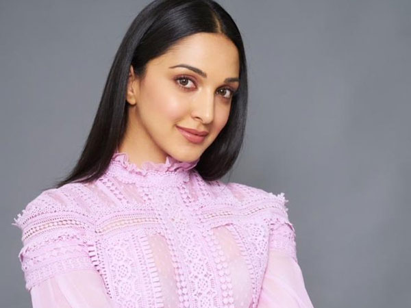 డేటింగ్ యాప్ల నేపథ్యంతో..