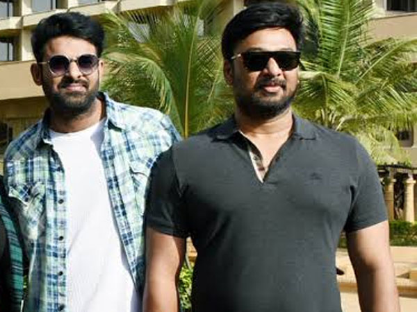 మాదాపూర్ పోలీస్ స్టేషన్లో కేసు