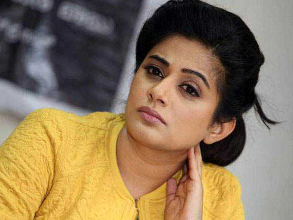 ప్రియమణి బహిరంగ నిరసన