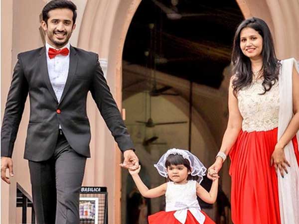 ఫ్యామిలీని ప్రపంచానికి పరిచయం చేసిన రవి..