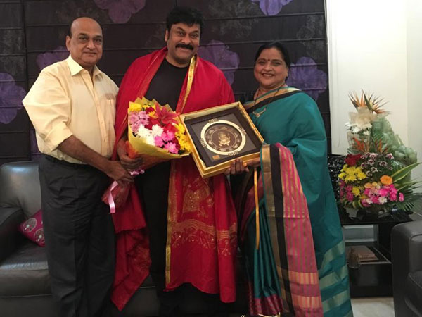 Roja Ramani Felicitated Chiranjeevi On Sye Raa Success Roja Ramani Felicitated Chiranjeevi On Sye Raa Success