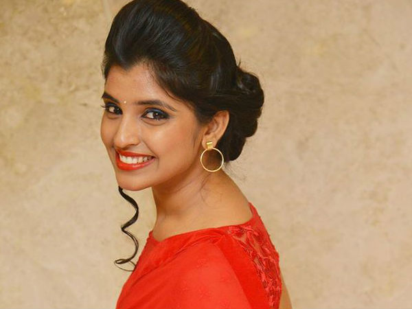 సోషల్ మీడియాలో పోస్ట్..