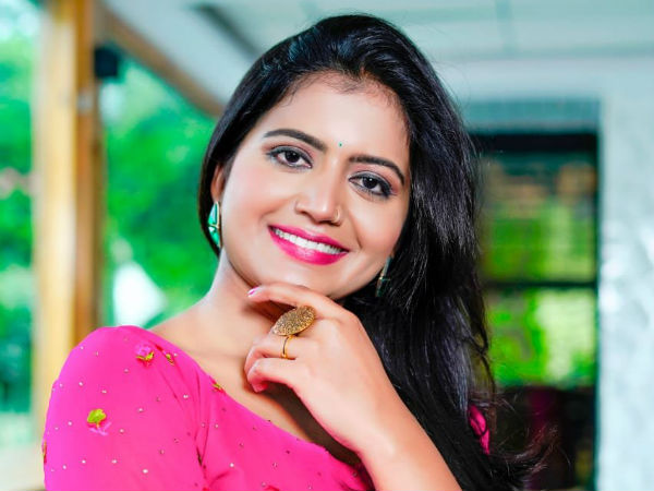 దీపావళి సెలబ్రేషన్స్.. పబ్లో గంతులు
