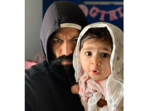 మా బిడ్డకు మీ దీవెనలు కావాలి