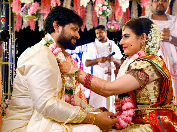 శివ బాలాజీ దంపతులతో సహా మంచు లక్ష్మి