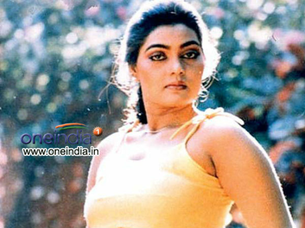 సిల్క్ స్మిత అసలు పేరు.. సినీనటి కావాలనే ఆకాంక్షతో