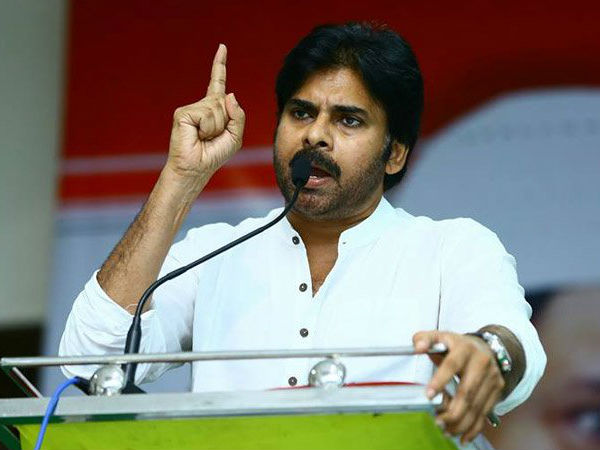 పీరియాడిక్ డ్రామాలో పవన్.. రెమ్యూనరేషన్ తెలిస్తే షాకే.. అదిరిపోయే స్క్రిప్ట్ రెడీ చేస్తోన్న క్రిష్