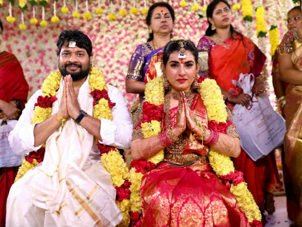 సోషల్ మీడియాలో ఫొటోలు