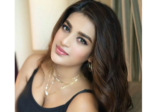 దిమాక్ ఖరాబ్ చేసిన ఇస్మార్ట్ పోరి