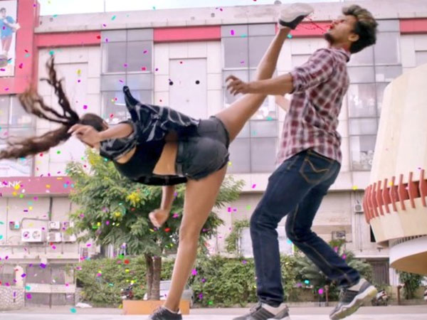 యాక్షన్తో పాటు.. అందాలపైనా ఫోకస్..