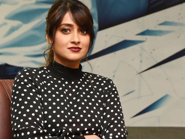 టాలీవుడ్ తెరకు కొత్త అందాల రుచి చూపించిన ఇలియానా