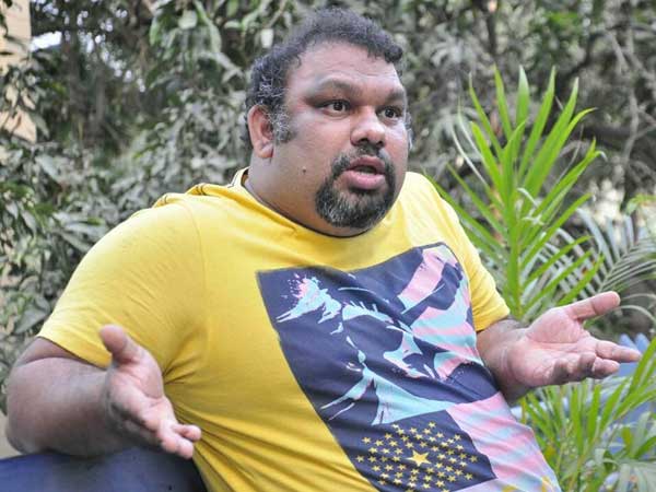 లైన్ లోకి కత్తి మహేష్.. వర్మ స్టైల్