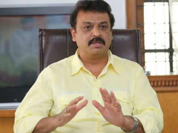 చిరంజీవి, కృష్ణంరాజు మురళీమోహన్ల సహకారం