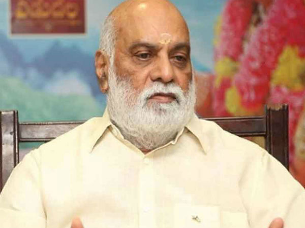 స్టేజ్పైనే కన్నీళ్లు..