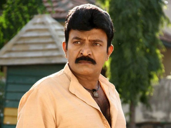 క్లారిటీ ఇచ్చిన రాజశేఖర్.. ఎదురుగా వస్తున్న కారులో