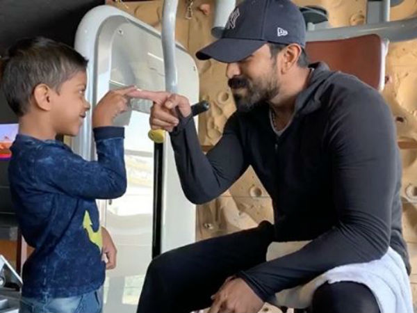 పిల్లలంటే తెగ ఇష్టపడే చరణ్..