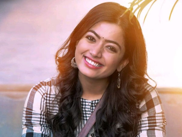 మహేష్ని చూస్తూనే.. ఈయన సూపర్ స్టారేనా?