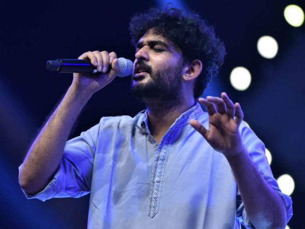 ప్రశంసలతో పాటు విమర్శలు