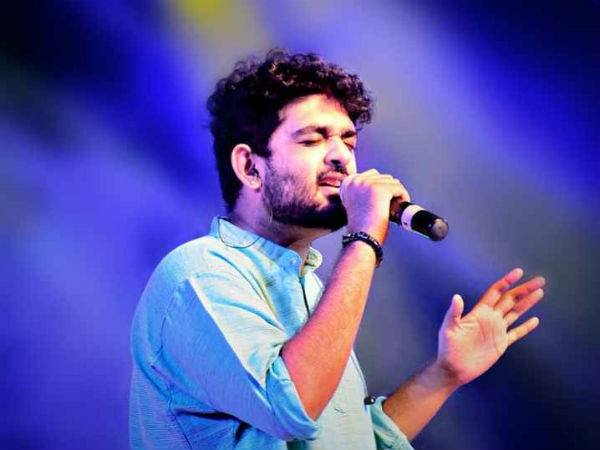 అలిగిన సింగర్..