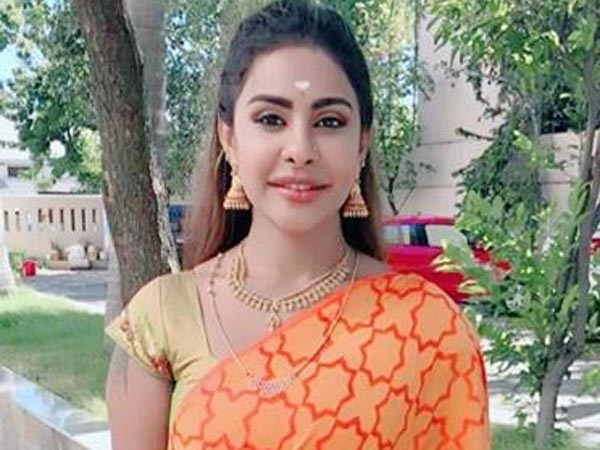 మీడియా ముందు శ్రీ రెడ్డి.. ఏమందో తెలిస్తే షాక్