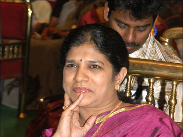 మెగాస్టార్ సతీమణి వాళ్ళింటికి పిలిపించుకొని మరీ..