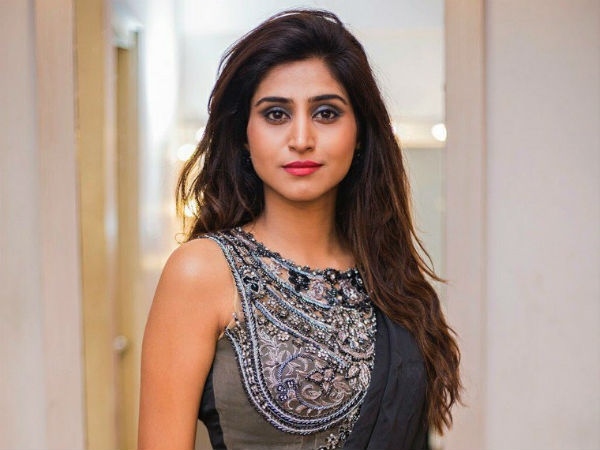 యాంకర్ వర్షిణి కూడా..