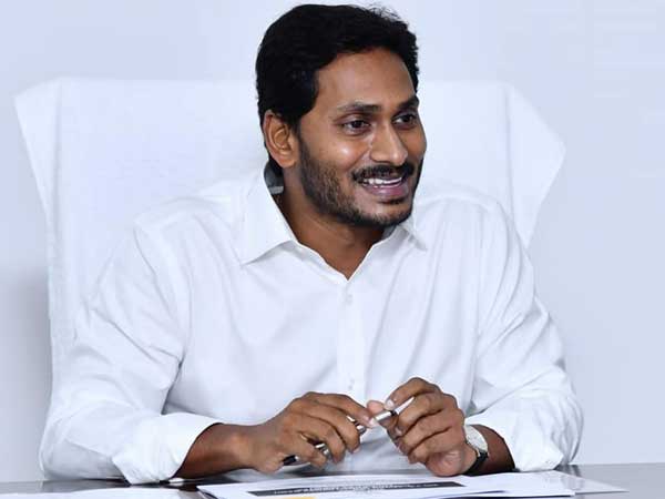 వైఎస్ జగన్ కారణంగా.. యువతలో మంచి ఫాలోయింగ్