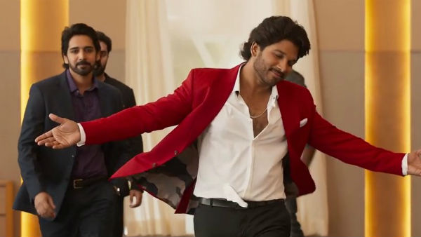 అభిమానుల నీరాజనం..