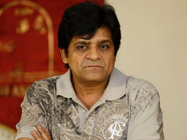 గద్ద ముక్కు పంతులుగా