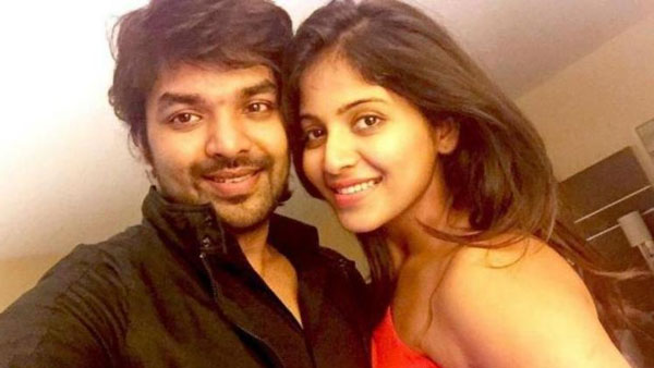 అంజలితో ప్రేమాయణం..