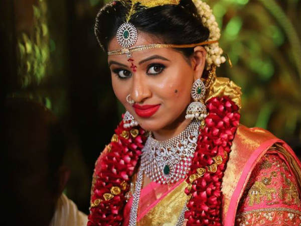 సోషల్ మీడియాలో మనాలీ.. బికినీ ఫోటోస్ షేర్ చేస్తూ