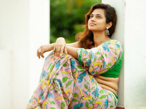 ఫేక్ ఐడీలతో తలనొప్పి..