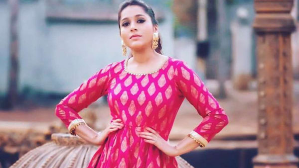బిస్కెట్లు వేయండి అంతేగానీ..