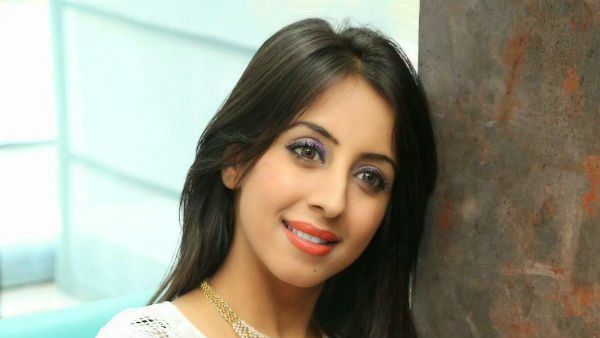ఒకే టేబుల్పై మద్యం సేవించి..