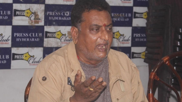 పృథ్వీ రాసలీలలపై శ్రీ రెడ్డి హాట్ కామెంట్స్.. అమ్మ దీనెమ్మ బత్తాయో!!