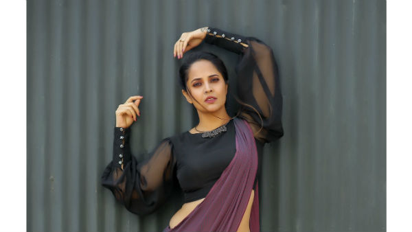 కొత్త సంవత్సరం.. కాస్త బిన్నంగా అనసూయ