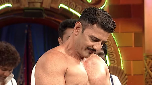 ఈ రేంజ్లో వాళ్ళ ముందు.. హాట్ టాపిక్