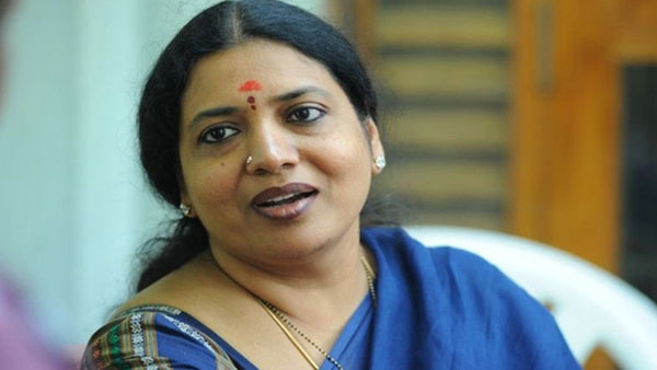ఆయనది చిన్న పిల్లాడి మనస్తత్వం.. అందరి ముందు చిరంజీవికి జీవిత క్షమాపణలు