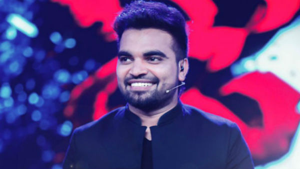 బాణం విసురుతున్న మన్మథుడు.. టైటిల్ డిజైన్