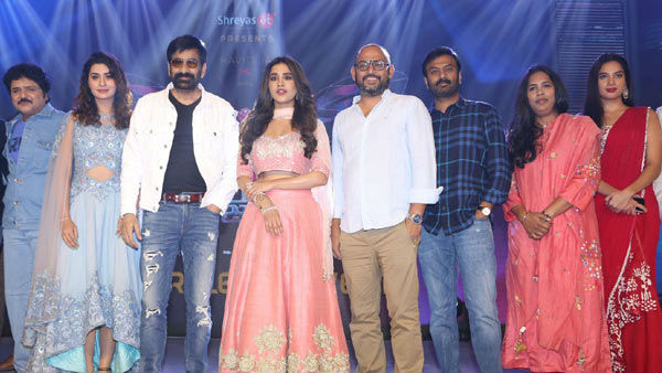 ముగ్గురి హీరోయిన్లతో