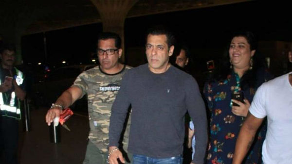 Salman Khan Gets Irritated By Fans Who Try To Take Selfie Salman Khan Gets Irritated By Fans Who Try To Take Selfie