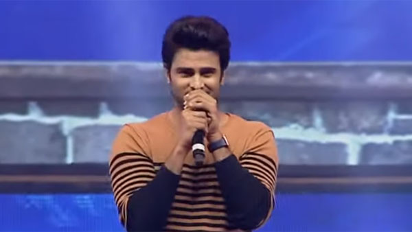 మెగా, సూపర్ స్టార్ అభిమానుల తాకిడి