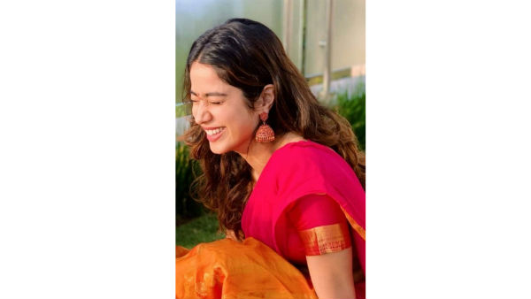 ప్రేమగా పలకరించిన అతిలోక సుందరి..