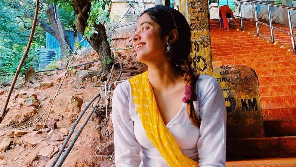సోషల్ మీడియాలో హల్చల్..