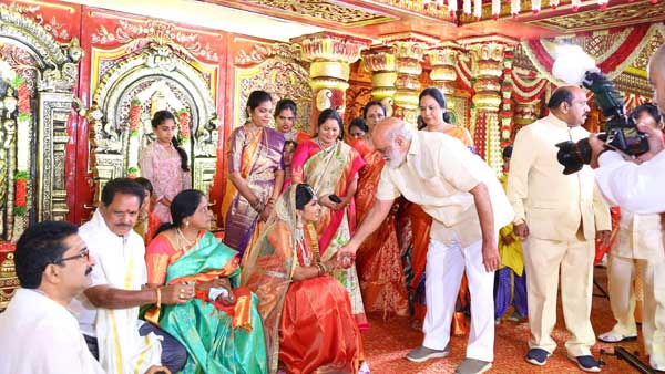 అంగరంగ వైభవంగా వివాహాం..